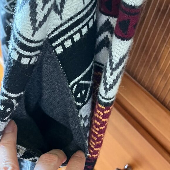 Left on Houston Black and Grey Native Print Long Sweater Coat, Sz M - Picture 4 of 8